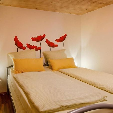 Ferienwohnung Untergeschoss 위버링겐 외부 사진